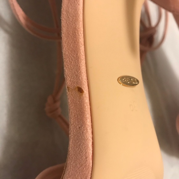 NIB VICES HEELS - Picture 7 of 8